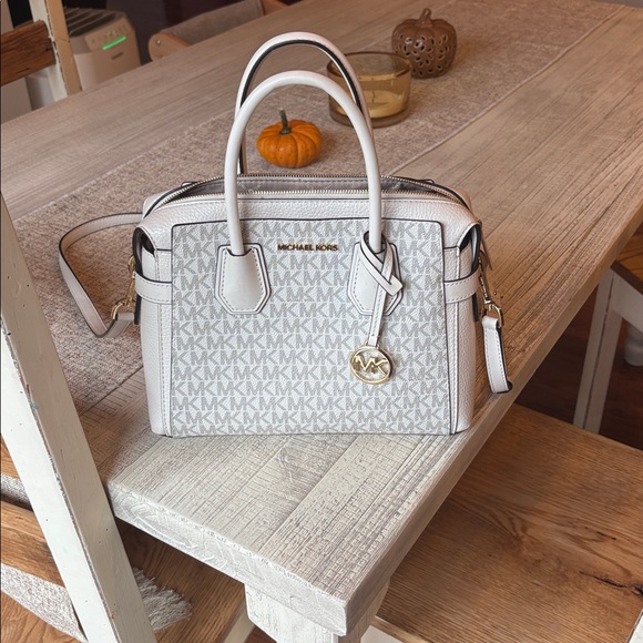 Michael Kors Monogram Satchel in Cream and Tan - Picture 2 of 7